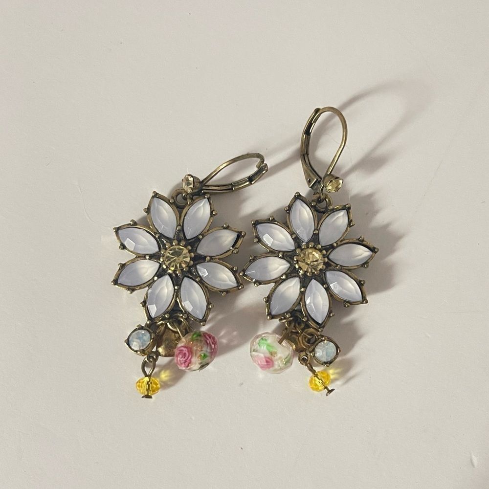 Vintage Daisy crystal earrings